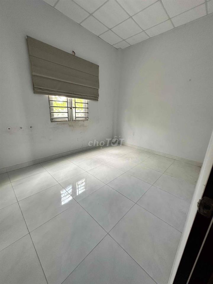 cho thuê nhà nguyên căn nhà đẹp đã lắp màn rèm cửa