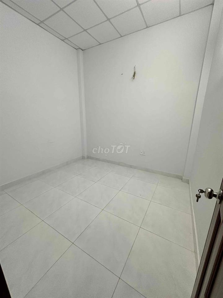 cho thuê nhà nguyên căn nhà đẹp đã lắp màn rèm cửa