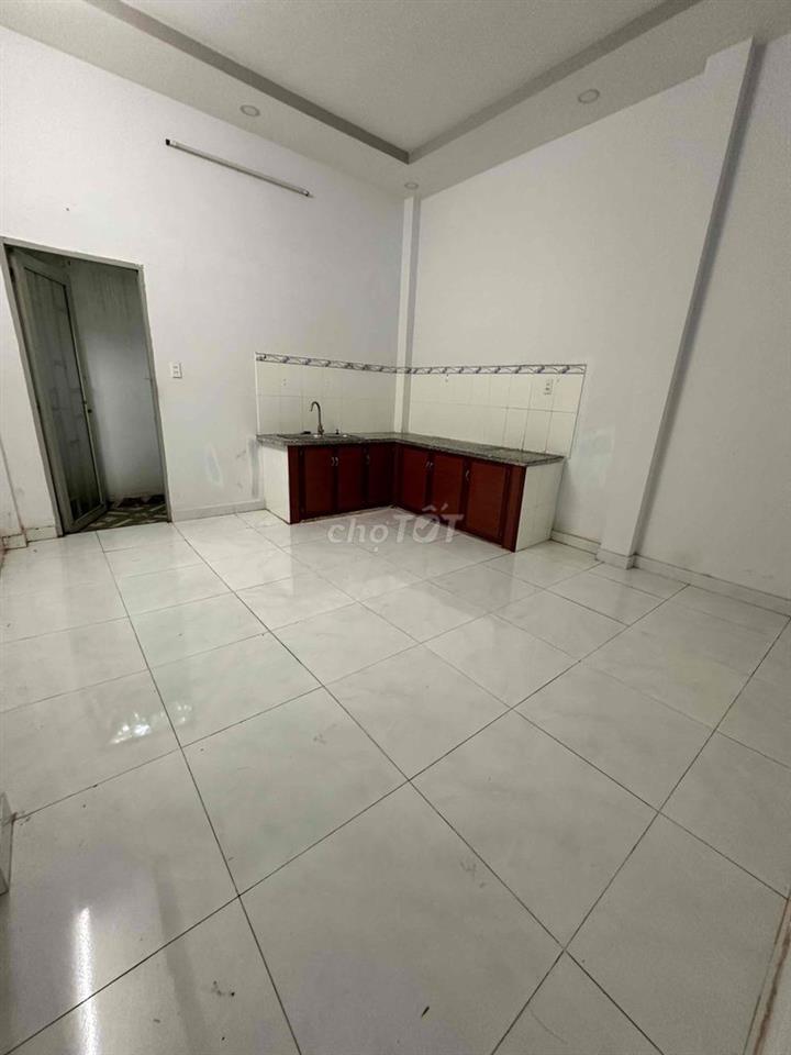cho thuê nhà nguyên căn nhà đẹp đã lắp màn rèm cửa