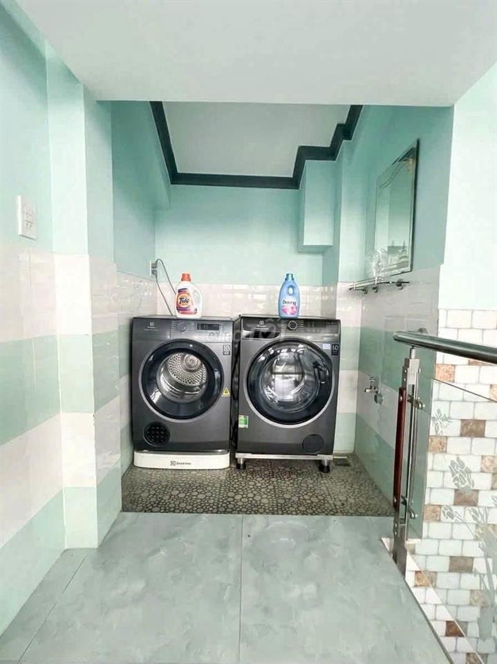 CHO THUÊ HẺM NGUYỄN TẤT THÀNH (Q.4 CŨ).