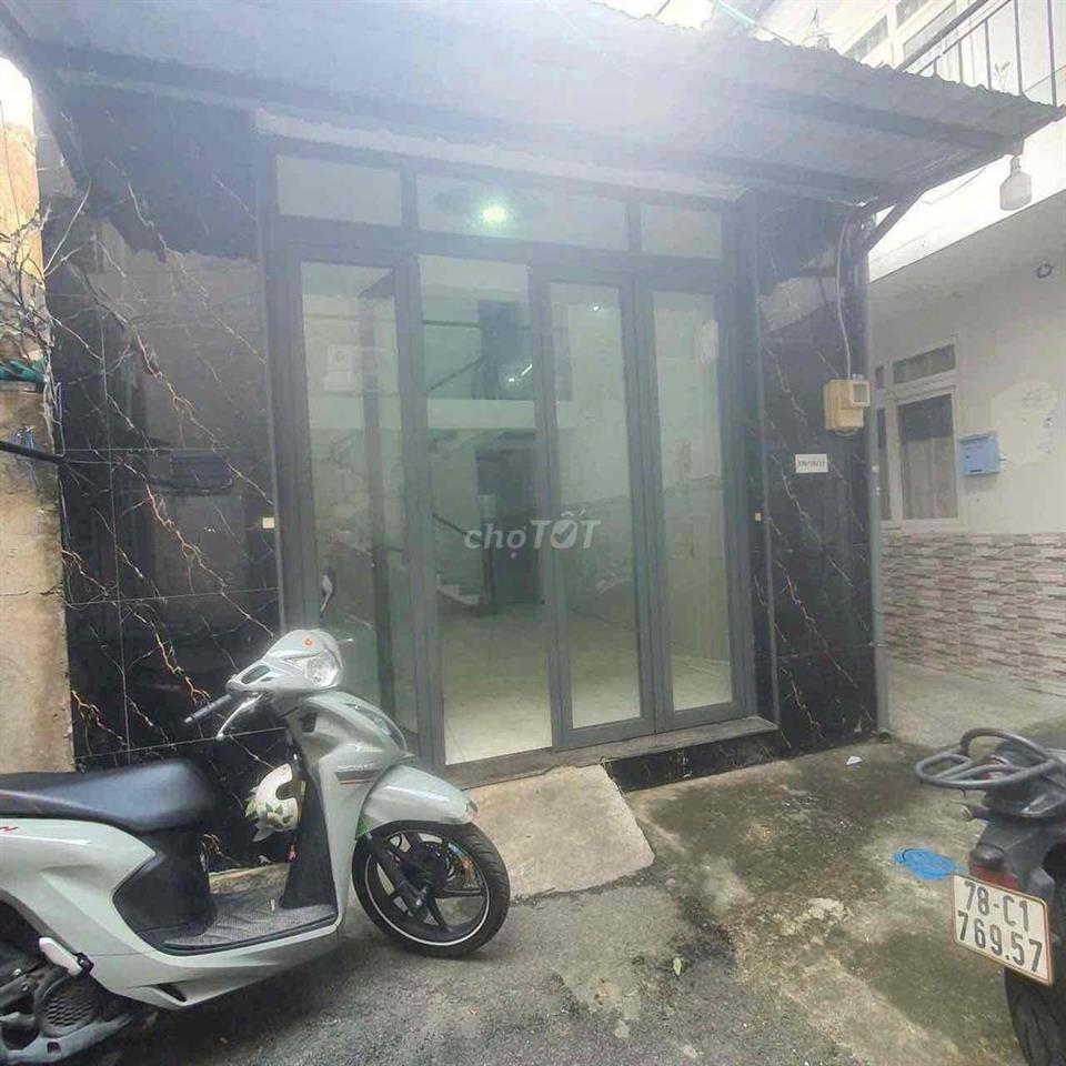 CHO THUÊ NHÀ 3PN CÓ PN DƯỚI TRỆT PHAN HUY ÍCH P12 GV