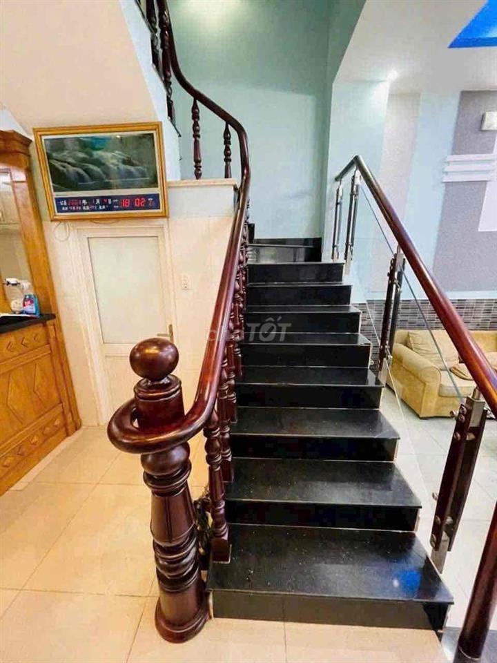 CHO THUÊ NHÀ HXT THÔNG NT CƠ BẢN 4PN DS 5 P17 GV MỚI SẠCH