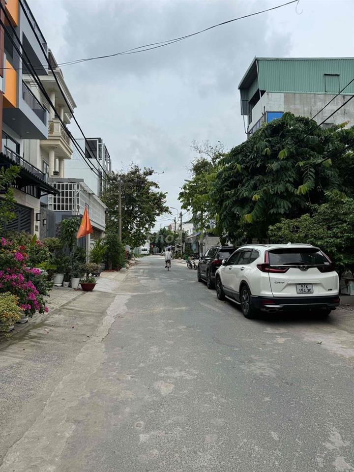 Bán nhà 3,5 tấm đang ở và cho thuê CHDV đường thông 10m kdc yên tĩnh