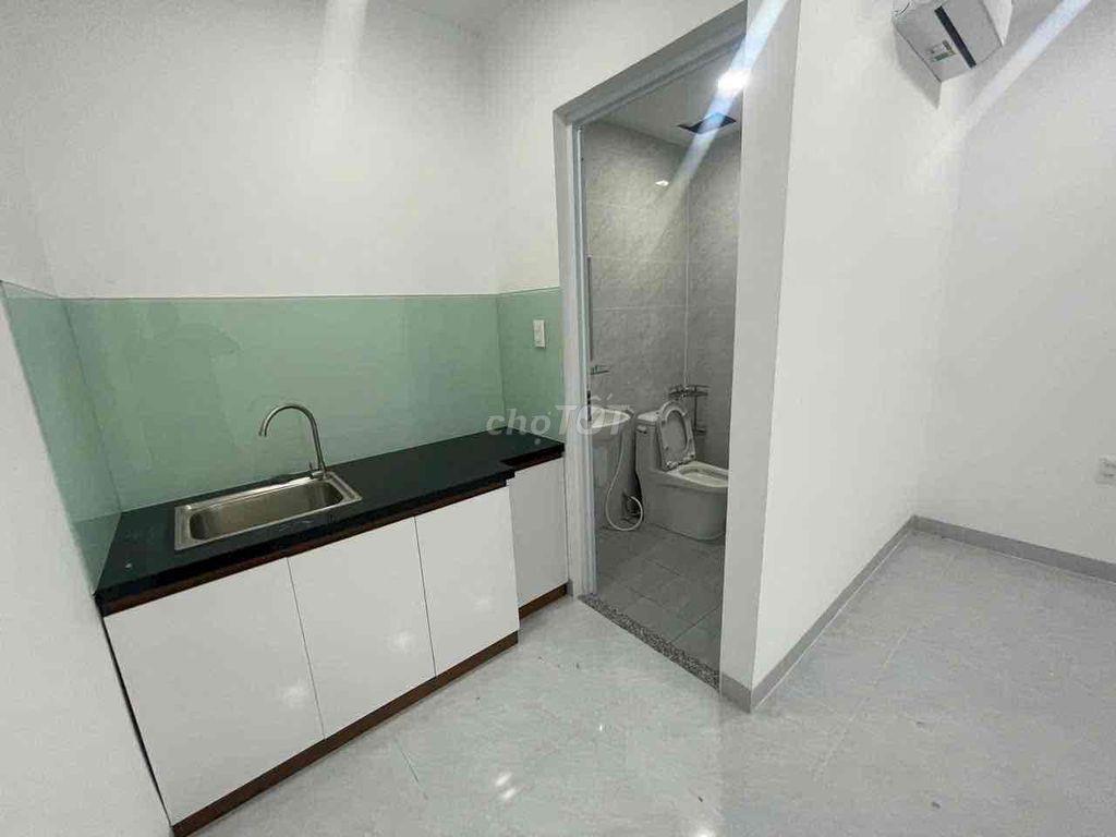 Bán nhà 3,5 tấm đang ở và cho thuê CHDV đường thông 10m kdc yên tĩnh