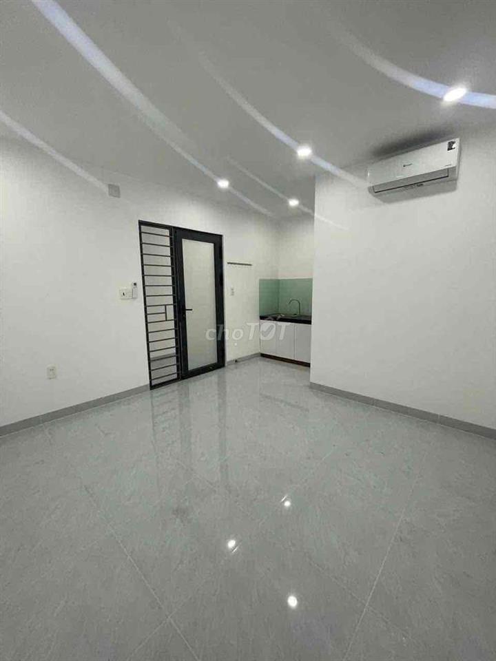 Bán nhà 3,5 tấm đang ở và cho thuê CHDV đường thông 10m kdc yên tĩnh