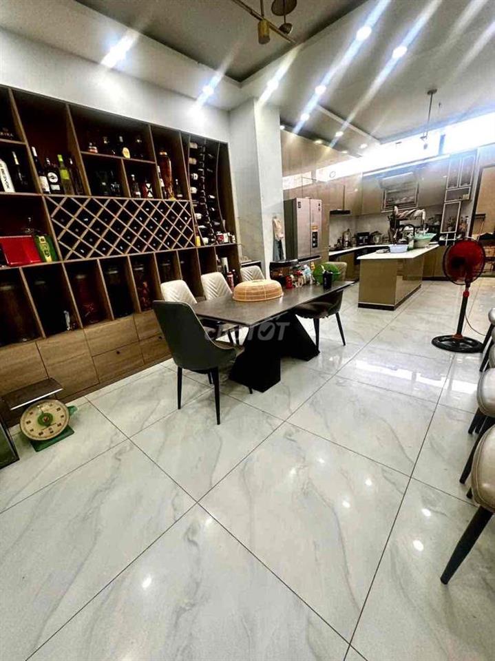 Chủ nhà cần bán gấp căn nhà phố 3 tầng 7p ngủ nội thất đầy đủ khu dân