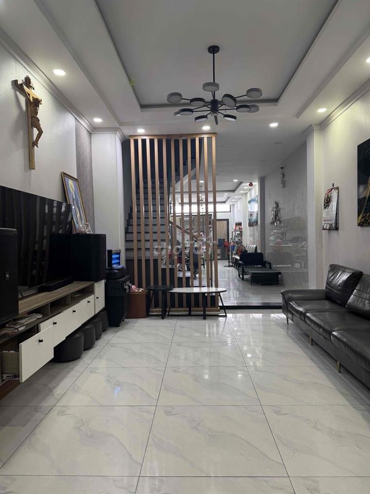 Chủ nhà cần bán gấp căn nhà phố 3 tầng 7p ngủ nội thất đầy đủ khu dân