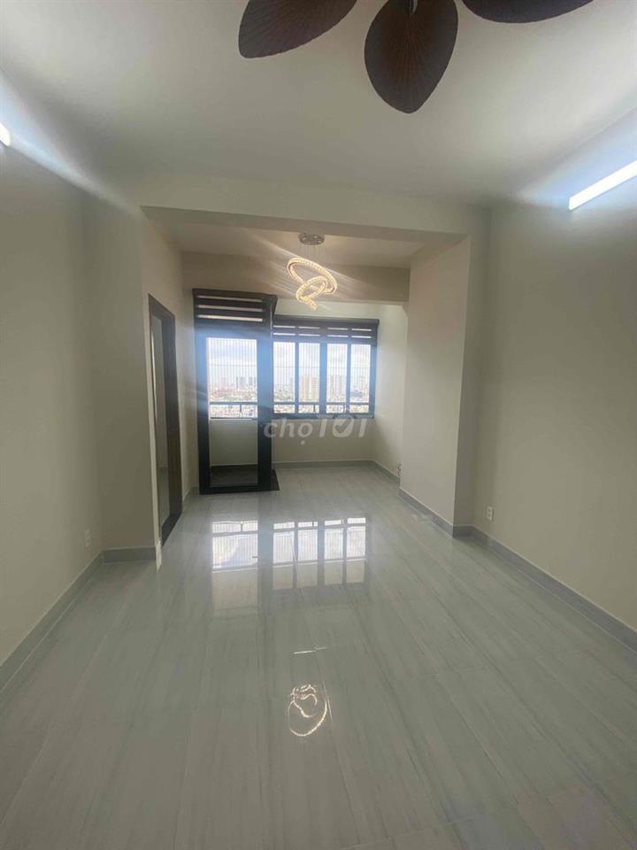 BÁN GẤP CHUNG CƯ LẠC LONG QUÂN Q11