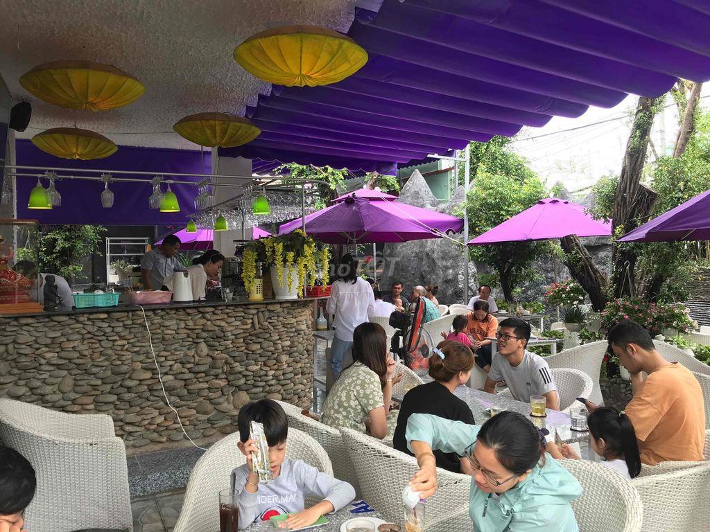 Bận việc sang gấp cafe sân vườn sang trọng