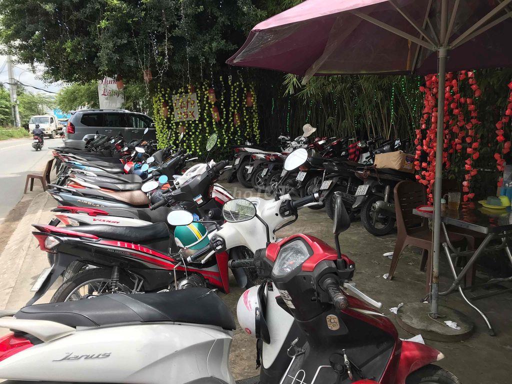 Bận việc sang gấp cafe sân vườn sang trọng