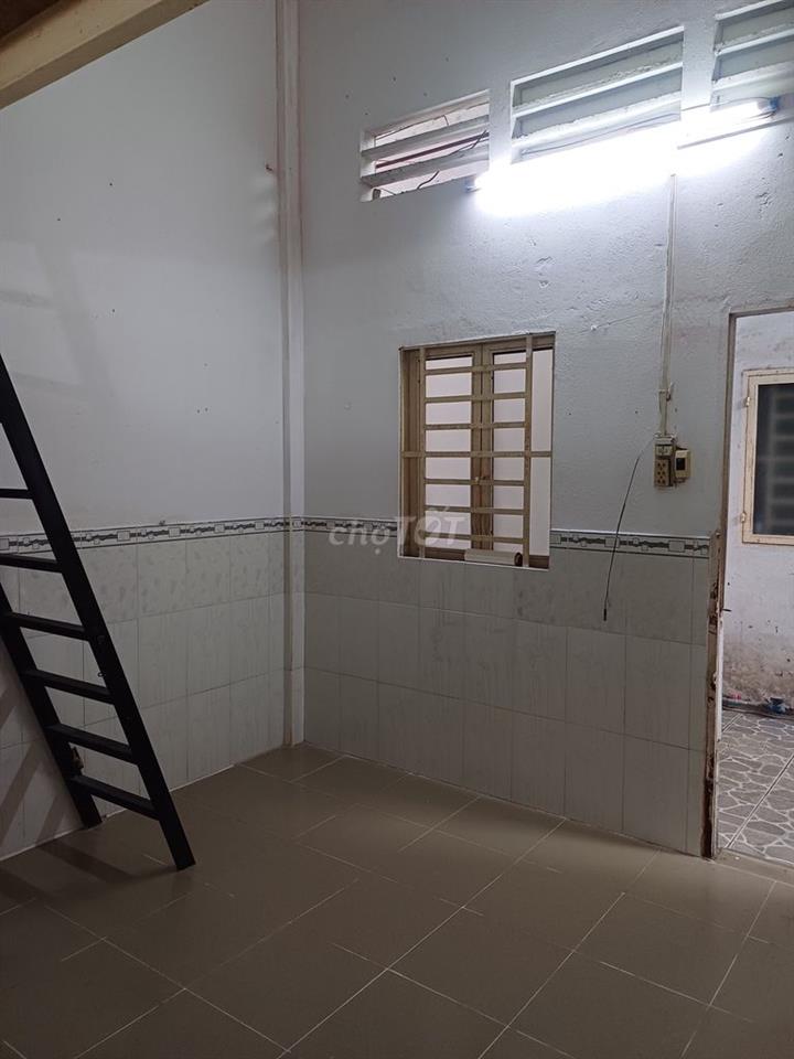 Cho thuê phòng trọ 16m² + gác 8m2 đ. Hồ Văn Tư gần UBNDgần chợ Thủ Đức