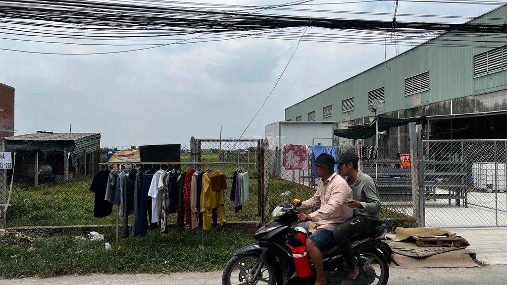 đất nông nghiệp ở đức hòa long an 5500m2 cần bán gấp thương lượng mạnh