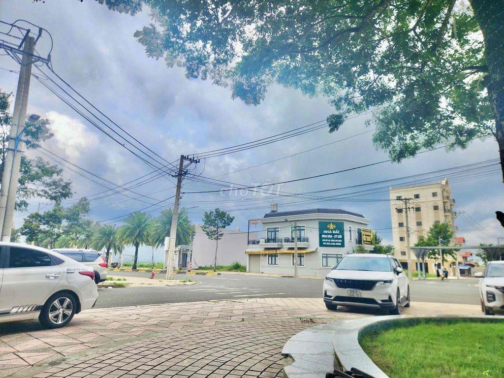 bán gấp lô góc 2 MT Cát Tường Phú Hưng 10x18