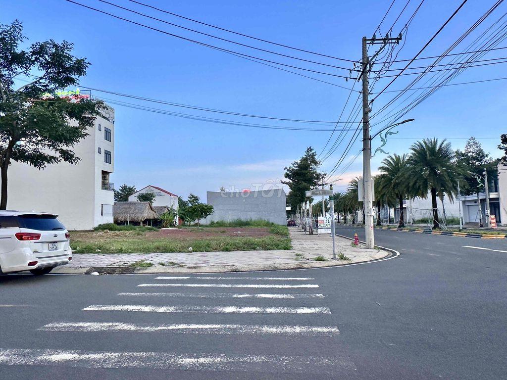 bán gấp lô góc 2 MT Cát Tường Phú Hưng 10x18