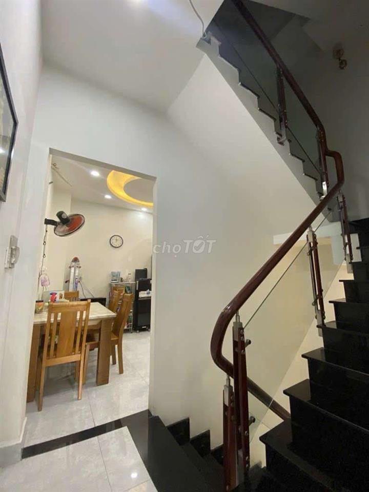Bán nhà đường Tân Kỳ Tân Quý Dt 52m vuông , 5 tầng,ngang 4, dài 13, gi