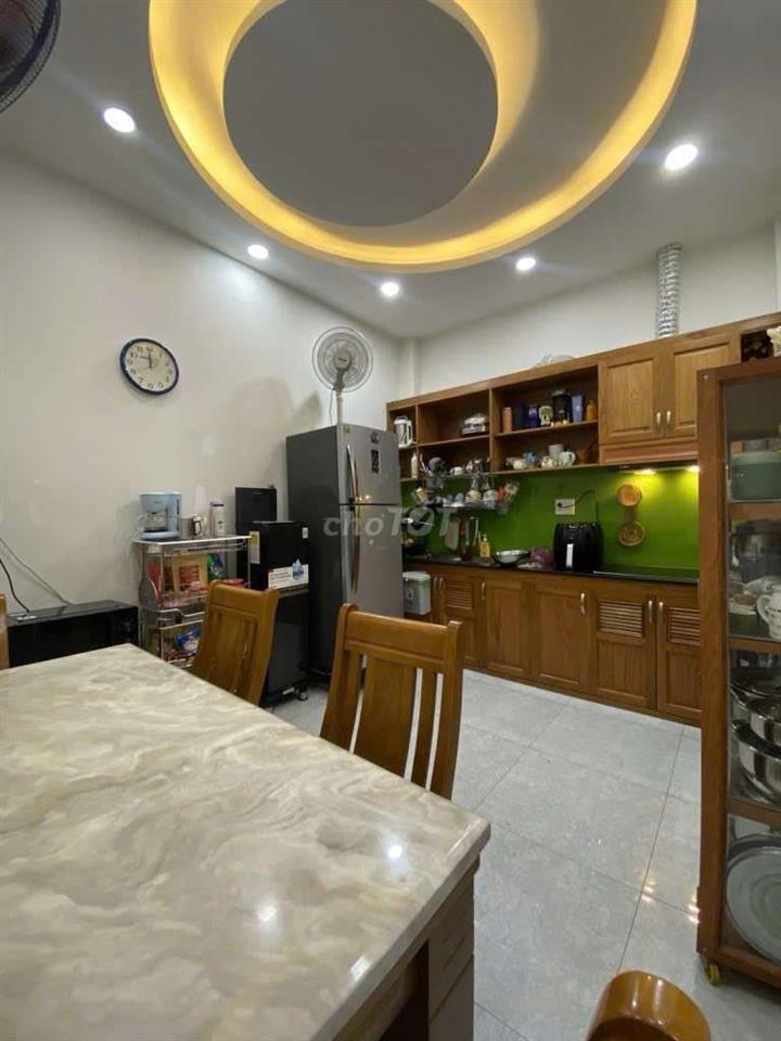 Bán nhà đường Tân Kỳ Tân Quý Dt 52m vuông , 5 tầng,ngang 4, dài 13, gi