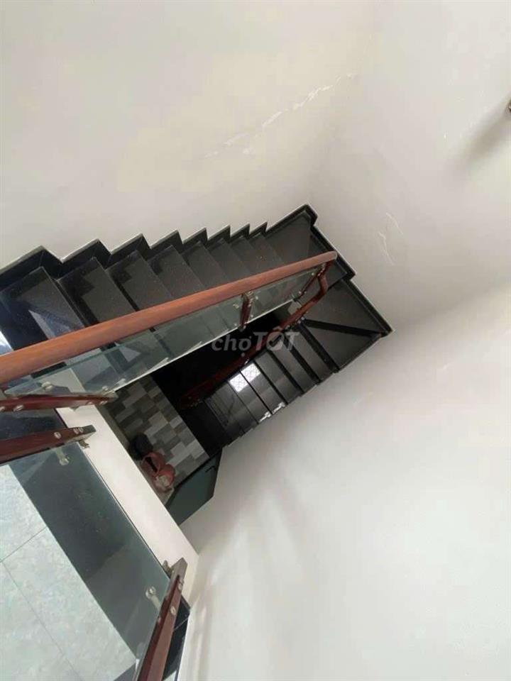 Bán nhà đường Tân Kỳ Tân Quý Dt 52m vuông , 5 tầng,ngang 4, dài 13, gi