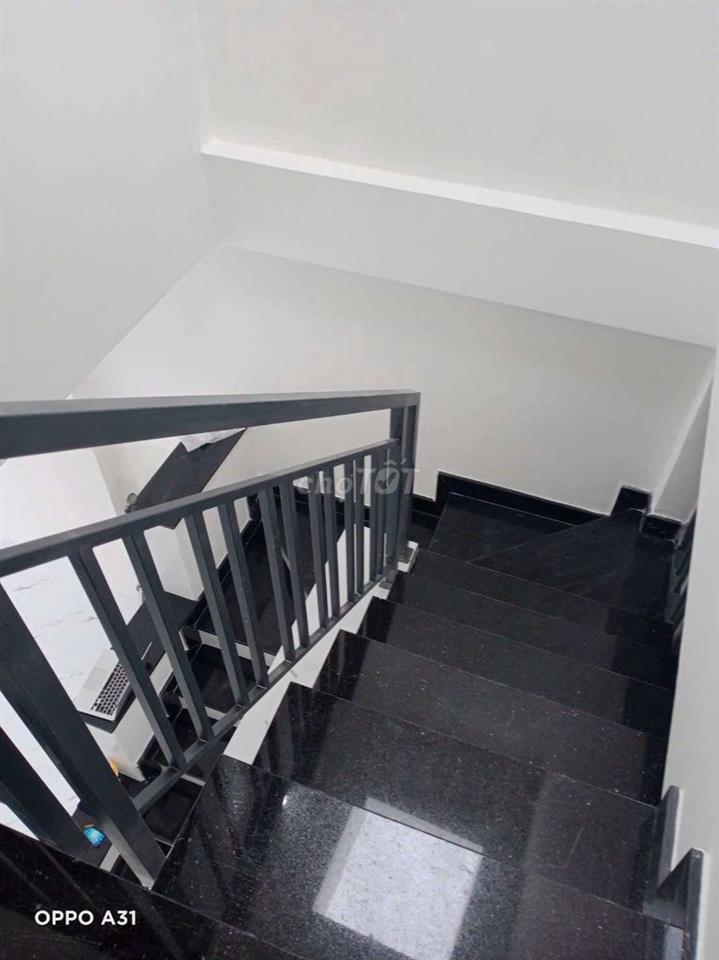 Bán nhà phố 2 mặt tiền đường Phạm Văn Hai Dt 65m vuông 