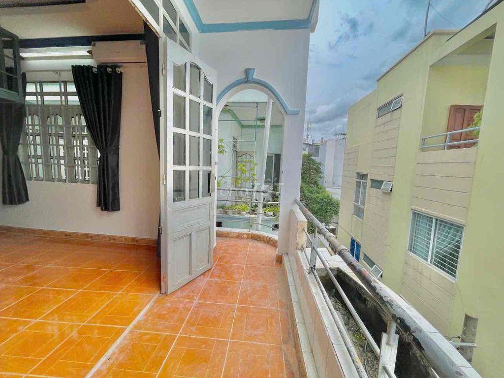 PHÒNG CÓ GÁC BANCOL 2 mặt Tiền Ngay Emart 2