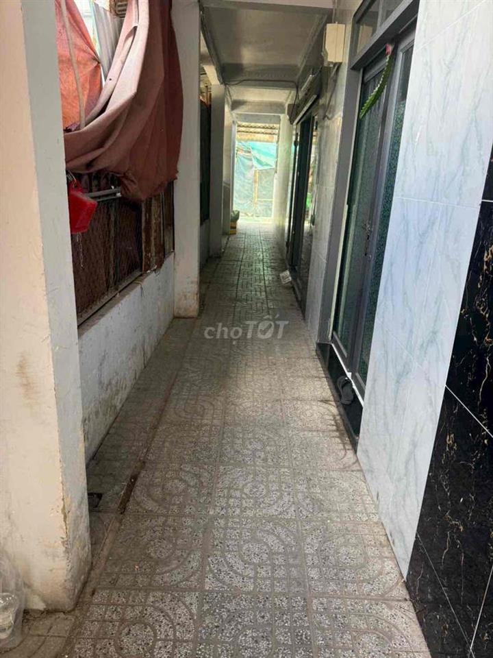 nhà cho thuê đối diên bênh viện q12