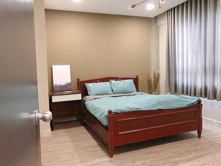 Cho thuê căn hộ chung cư Hùng Vương Plaza, Q5, 130m2, 3PN, Giá 18tr