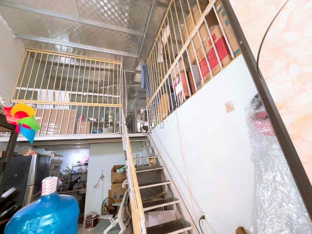 Nhà cấp 4 2 tầng gác xép