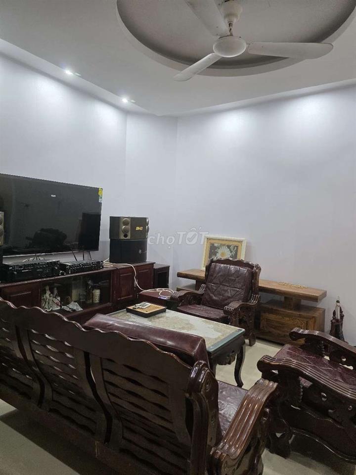 Phòng trọ gần trường Đại học Thăng Long