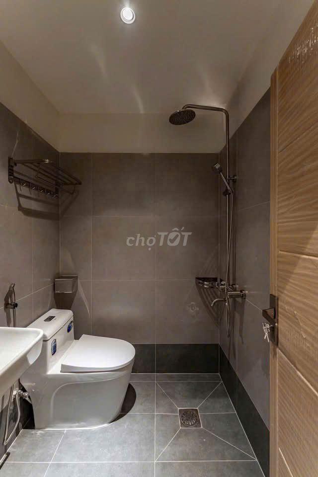 🔥STUDIO BAN CÔNG + CỬA SỔ SIÊU THOÁNG, FULL NỘI THẤT NGAY SÁT ĐH LUẬT