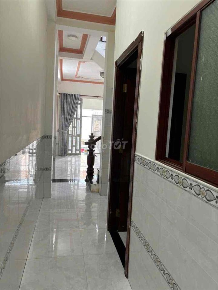 Cho thuê nhà nguyên căn mặt tiền kinh doanh giải trí q12
