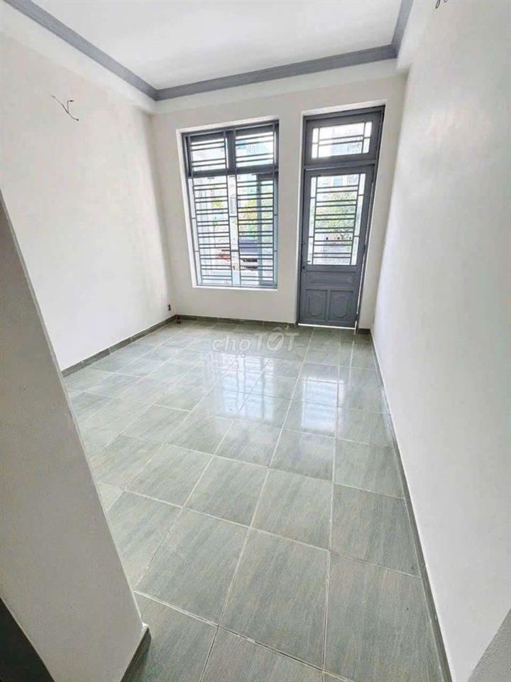 MT hiền vương mua bán sầm uất