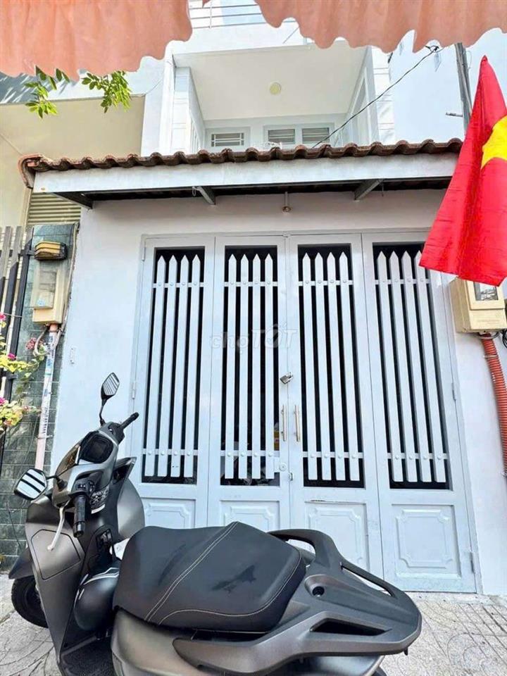 MT hiền vương mua bán sầm uất