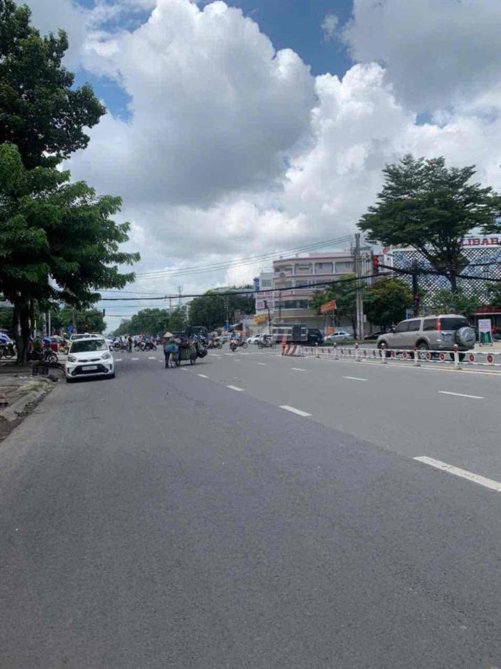 Cho thuê Mặt Tiền Lê Văn Quới 20x23 1 trệt thông suốt siêu thị trả MB