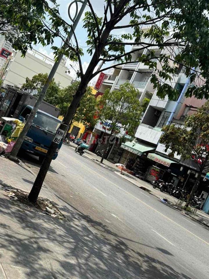 Cho Thuê Nhà Hậu Giang 5m x 20m 1 trệt 2 lầu hiện trạng shop quần áo