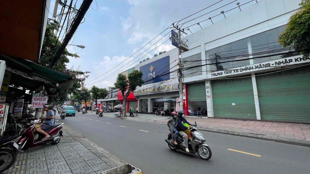 Cho Thuê Nhà Tỉnh Lộ 10 13 x 30 1 trệt 1 lầu hiện trang honda