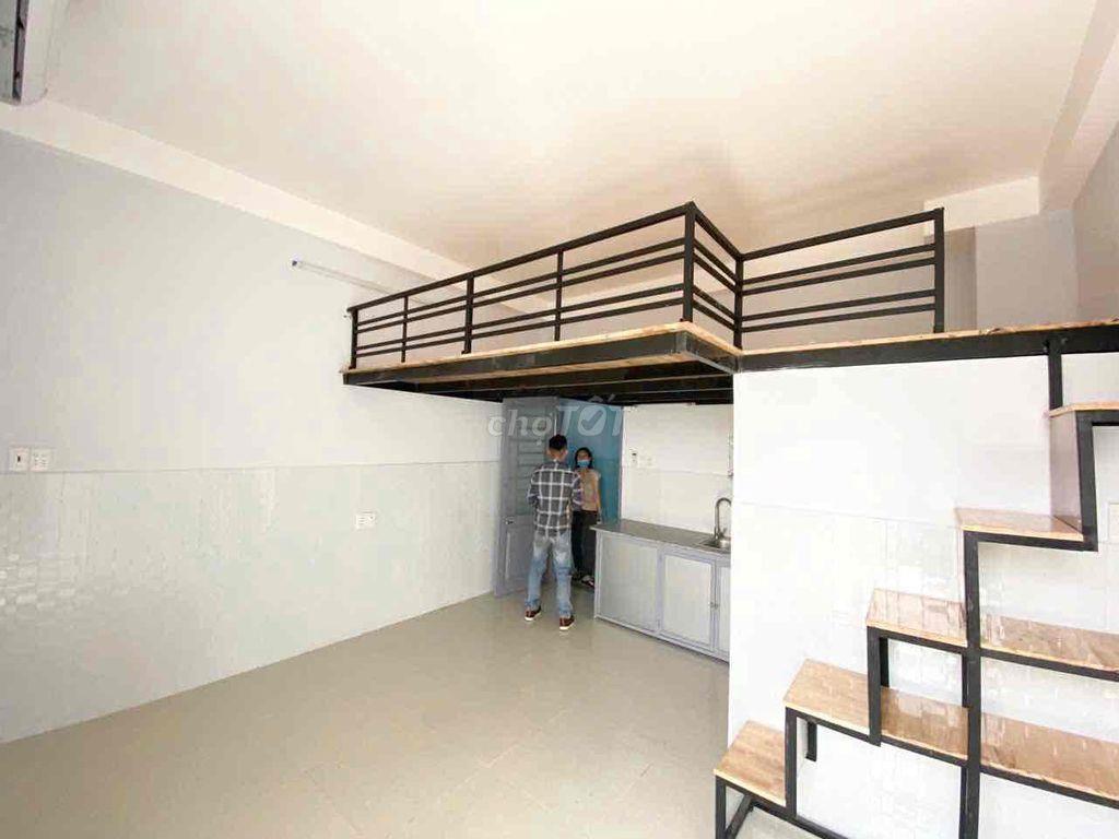 PHÒNG DUPLEX CÓ BAN CÔNG PHÙ HỢP Ở TỪ 3-4 BẠN NGAY SÁT BÊN ĐH VĂN LANG