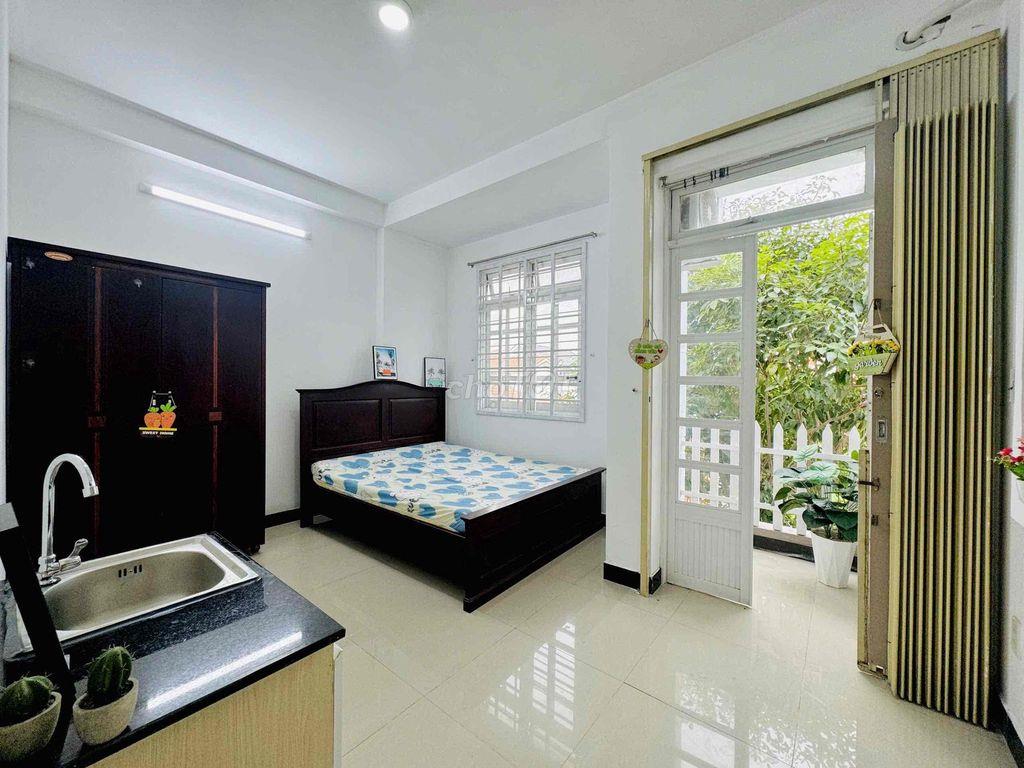 PHÒNG DẠNG STUDIO BAN CÔNG SIÊU THOÁNG MÁT NGAY SÁT BÊN ĐH VĂN LANG