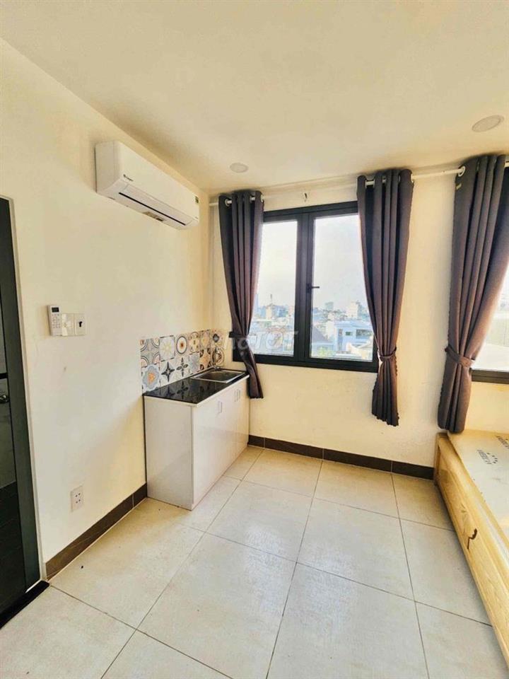 STUDIO CỬA SỔ TRỜI-THANG MÁY SANG TRỌNG THANH LỊCH