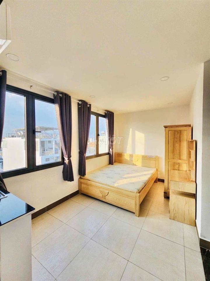 STUDIO CỬA SỔ TRỜI-THANG MÁY SANG TRỌNG THANH LỊCH