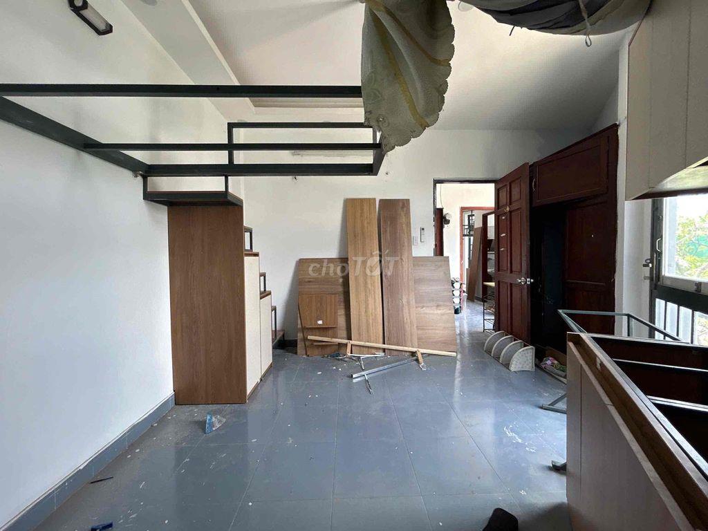 DUPLEX CỬA SỔ NGAY ĐẠI HỌC VĂN LANG CƠ SỞ 3