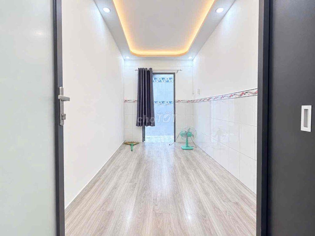 MỚI TRỐNG LẠI 2 PHÒNG NGỦ CỰC KÌ RỘNG RÃI NGAY BẾN XE MIỀN ĐÔNG CŨ