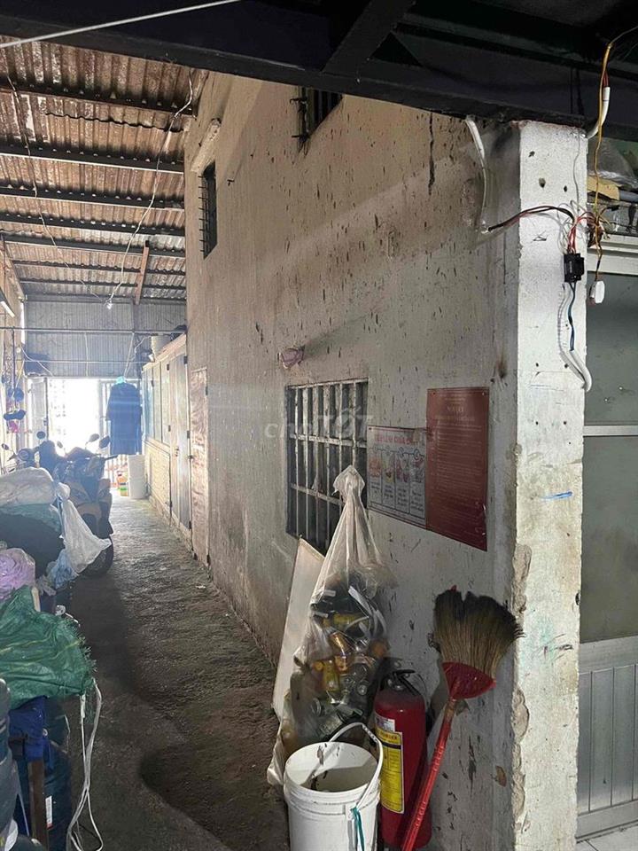 kinh tế khó khăn bán đất tặng nhà xưởng