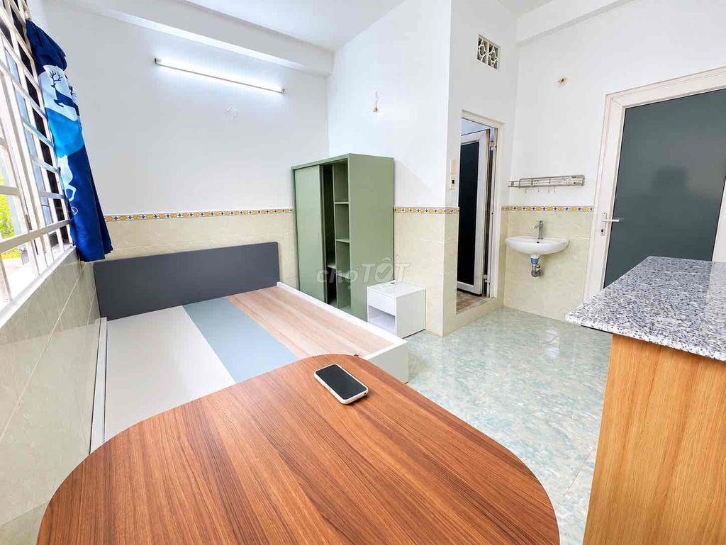 PHÒNG FULL NỘI THẤT – CỬA SỔ TRỜI