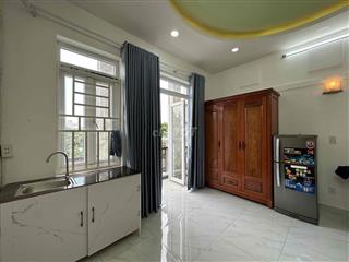 PHÒNG BAN CÔNG FULL NỘI THẤT – RỘNG 30M²