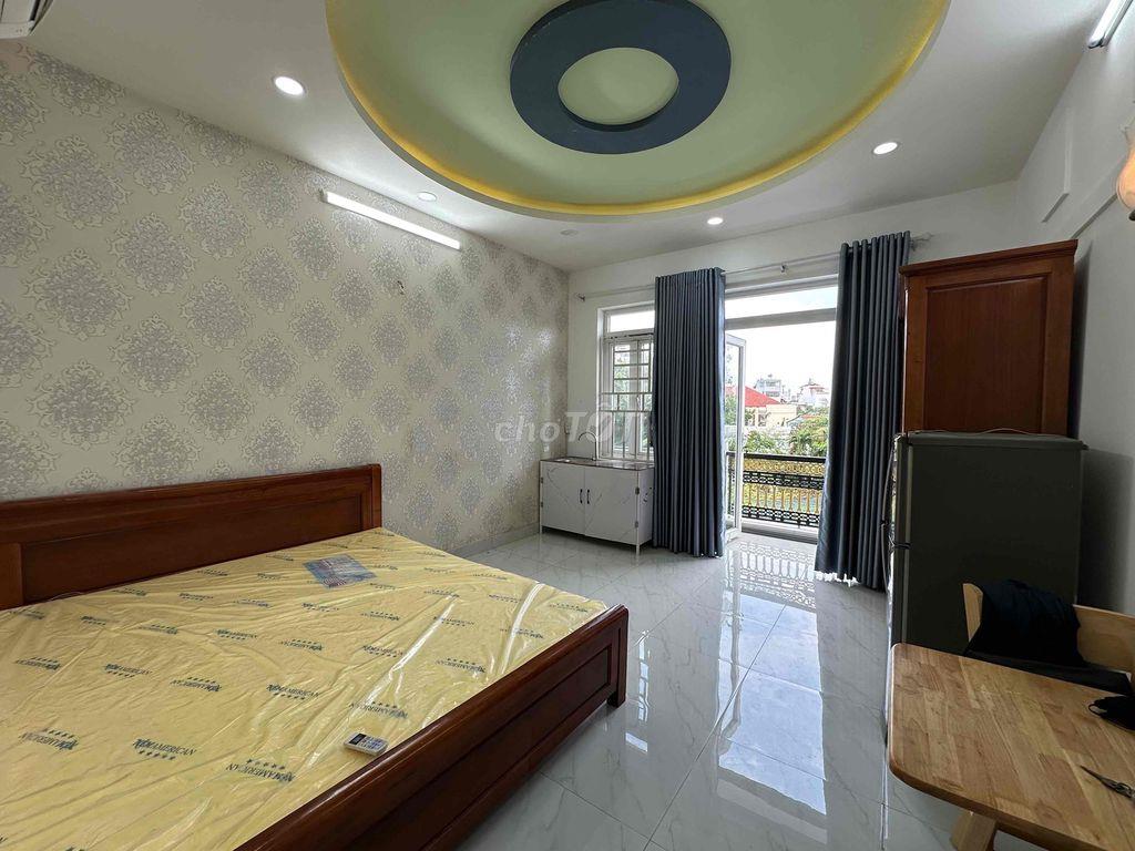 PHÒNG BAN CÔNG FULL NỘI THẤT – RỘNG 30M²