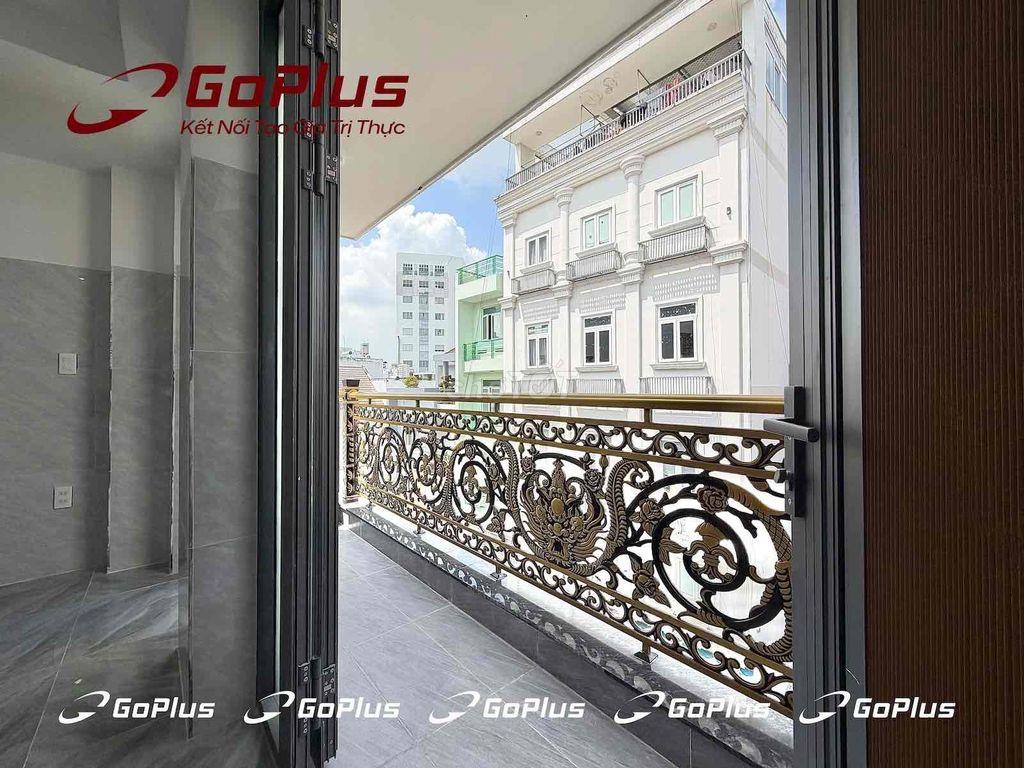 Studio ban công siêu rộng rãi giá chỉ hơn 4tr