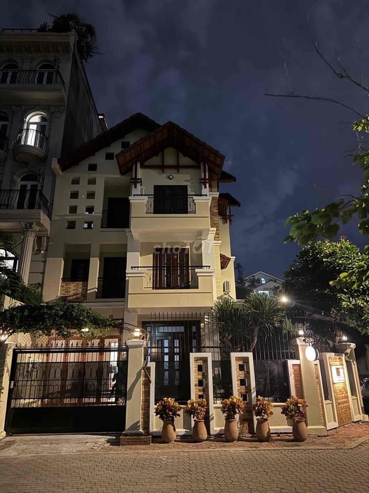 cho thuê căn hộ dịch vụ ở từ 1 đến 2 người. phòng full nội thất, view