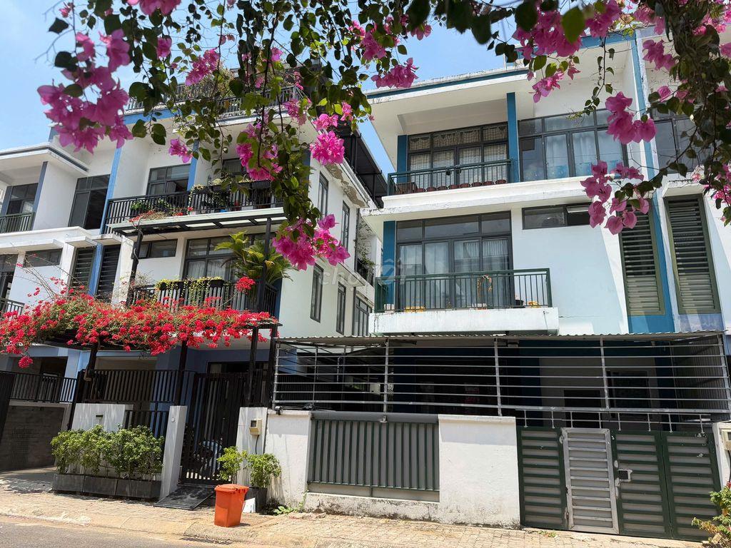 hàng ngộp, chủ sắp tắt thở rồi