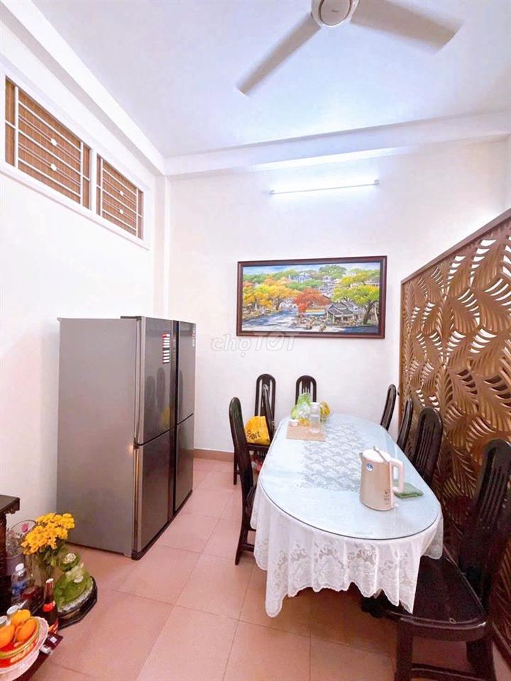 Chính chủ cần bán nhà gần Phố đi bộ Nguyễn Huệ Quận 1