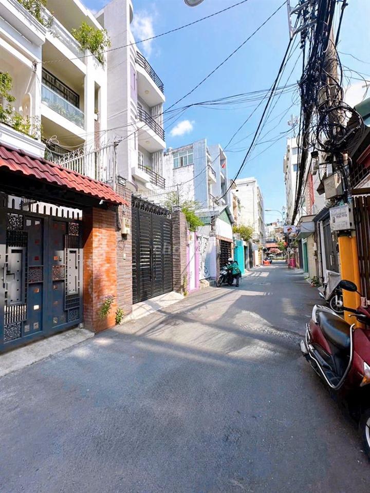 Chính chủ cần bán nhà gần Phố đi bộ Nguyễn Huệ Quận 1
