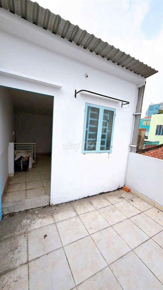 cho thuê nguyên căn 4 tầng hẻm xe hơi cách mặt tiền 1 căn 